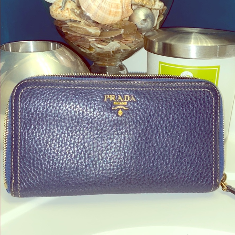 SOLD—Authentic Prada zippy wallet